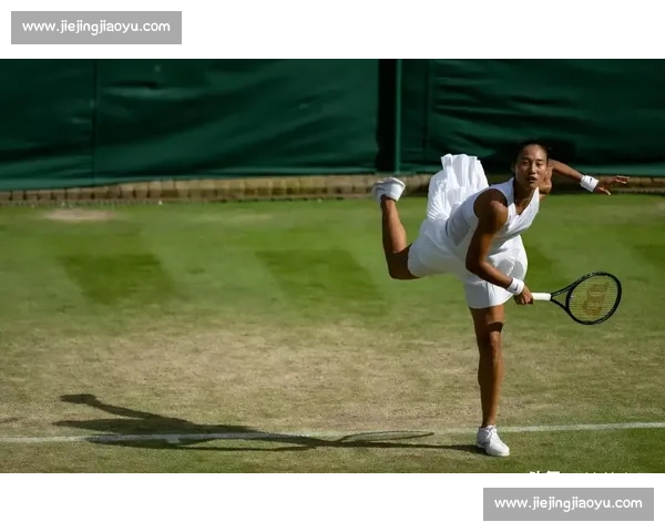 郑钦文首入温网夺冠前十却再遭一轮游！萨巴伦卡领跑热门榜，莱巴金娜成最大黑马